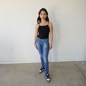 DKNY Light Wash Distressed Jegging Size 6